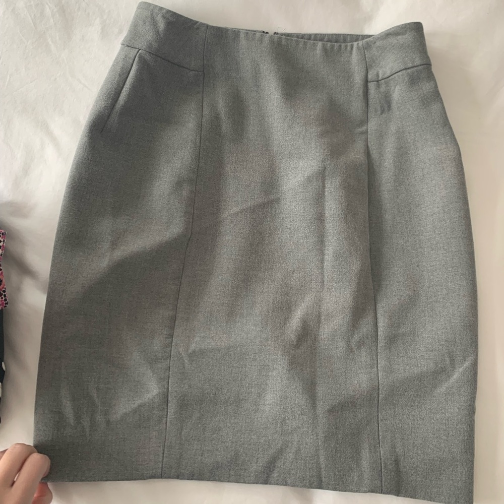 LOFT grey pencil skirt